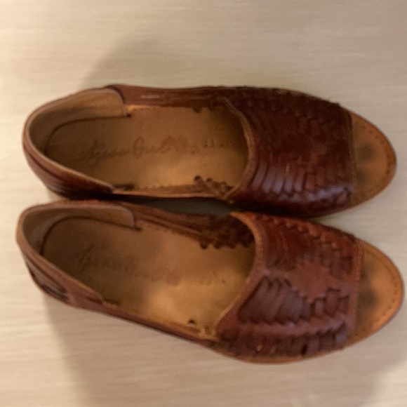 Authentic Leather Woven Huaraches - Picture 2 of 11